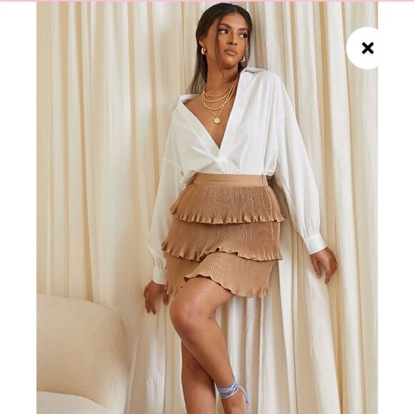 PrettyLittleThing Dresses & Skirts - PrettyLittleThing Nude Tiered Pleated Mini Skirt | NWT | US 6